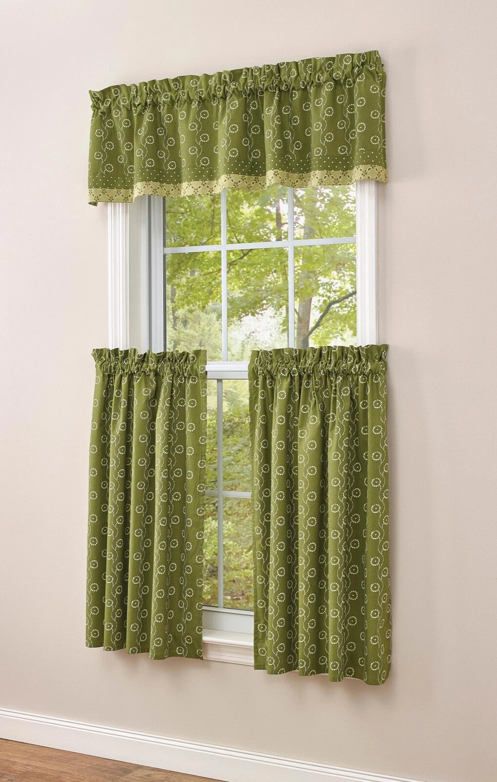 Park Designs Wythe Garden valance close up floral garden print detail cotton window treatment