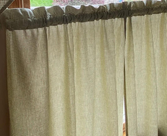 Mason Jar Green Mini Check 36" Tiers 72" x 36"