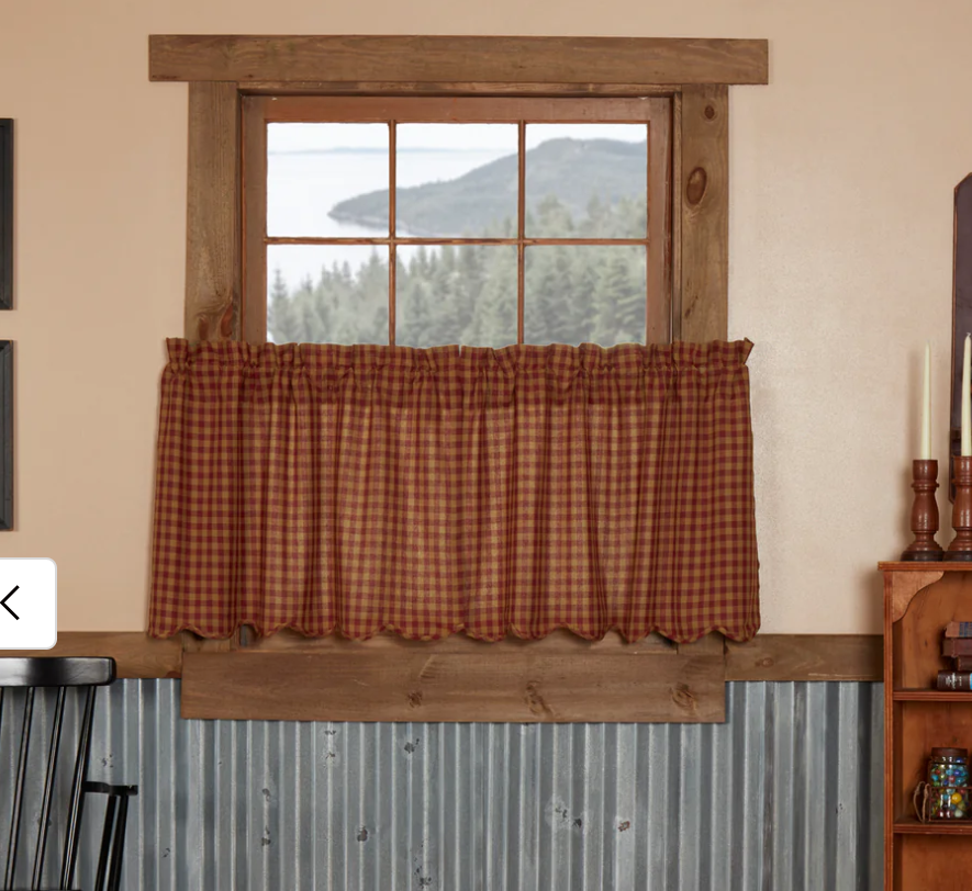 Burgundy Check 36" Tier Scalloped Set